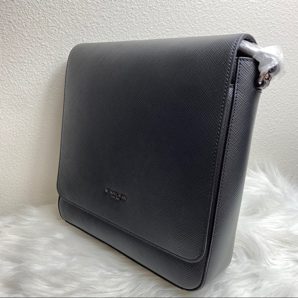 Michael Kors Men’s Leather Messenger Bag - Picture 8 of 9